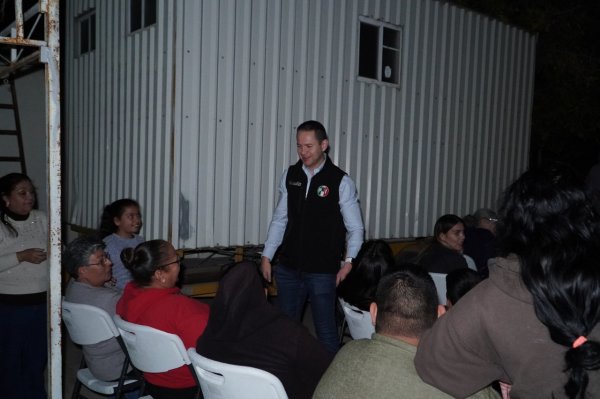 José Luis Villalobos acerca el cine a la colonia Revolución