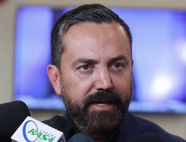 Arturo Ávila denuncia al PAN ante el INE por presunta triangulación de recursos