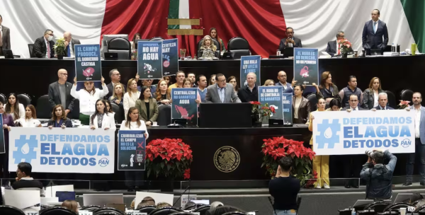 Choque en San Lázaro por Ley de Aguas: acusan a Kenia López de favorecer a la oposición