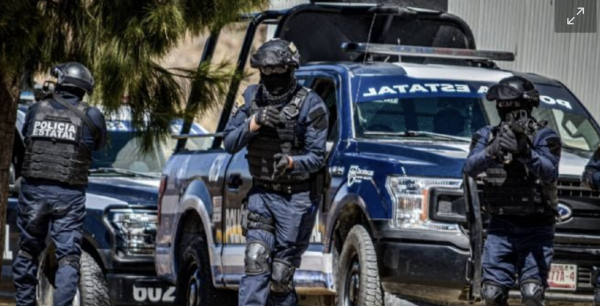 Vinculan a proceso a policías de SLP acusados de tirar cuerpos en Zacatecas