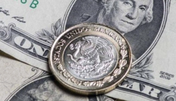 Peso mexicano profundiza su avance frente al dólar; cierra en 18.23 unidades