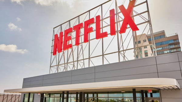 Netflix compra Warner Bros por 82 mil 700 millones de dólares