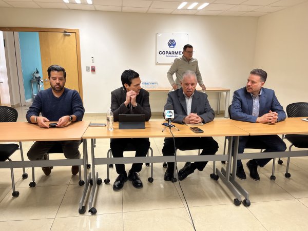 Piden empresarios a agricultores llevar los bloqueos fuera de Chihuahua