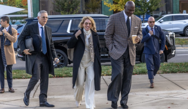 Michael Jordan compareció ante el tribunal en inicio de juicio antimonopolio contra NASCAR