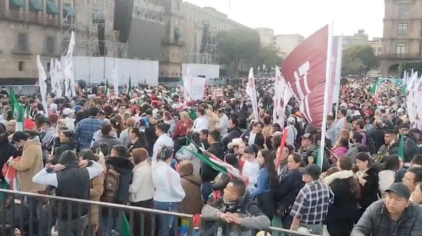 Asistentes a la concentración de Sheinbaum empiezan a arribar al Zócalo desde la madrugada