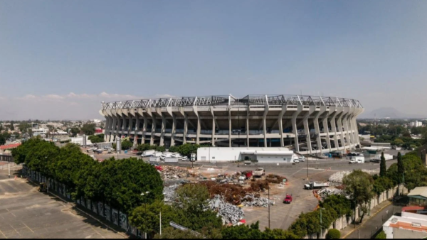 El doble juego de Grupo Televisa: deudor del SAT, pero beneficiario de recursos públicos