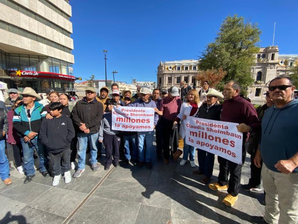 Se reúnen simpatizantes de Morena en Plaza de Armas