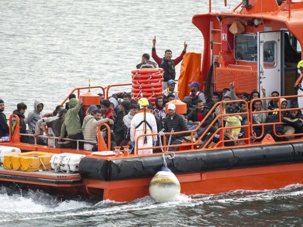 Encuentran 17 inmigrantes muertos en una balsa semihundida en el Mediterráneo oriental