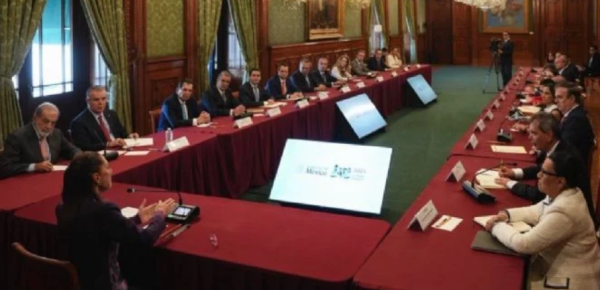 Consejo de inversiones: Sheinbaum llama a la élite empresarial para reactivar una economía estancada