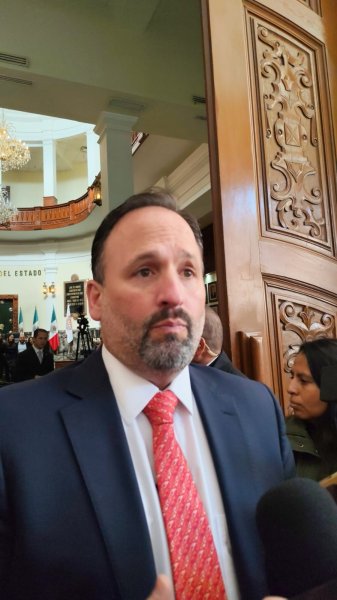 Corral estaba escondido en un rincón del Senado; resurgió con la detención de Duarte: De la Peña