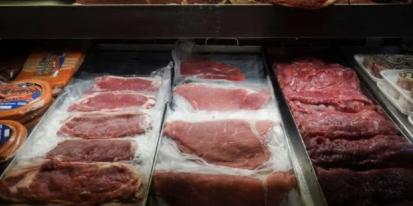 Mexicanos consumirán menos carne en 2026 por alza de precios