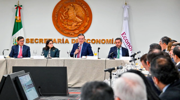 Ebrard acuerda coordinar posiciones sobre el T-MEC con Empresas Globales