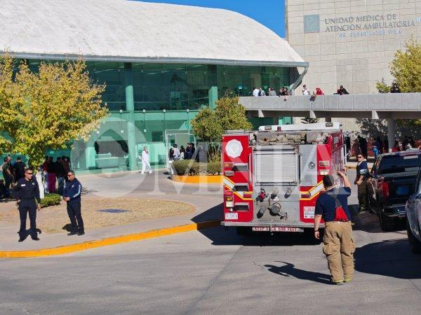 Incendio provoca desalojo en la Unidad de Atención Médica Ambulatoria del IMSS