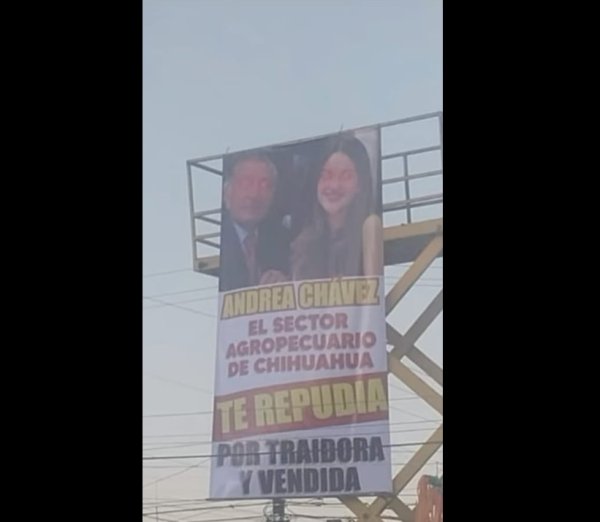 Productores protestan afuera de posada navideña de la senadora Andrea Chávez en Delicias