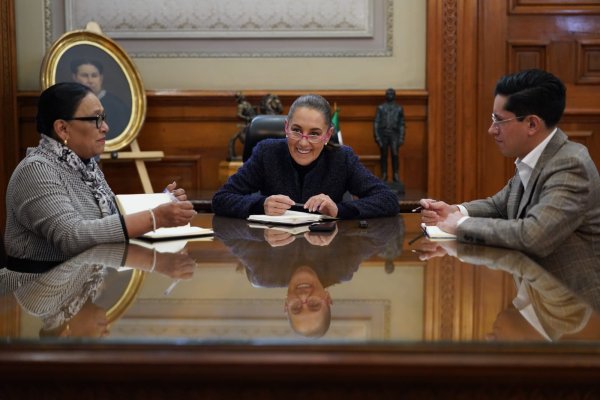 En medio de festejos por el día de la Virgen, Sheinbaum invita al Papa León XIV a visitar México