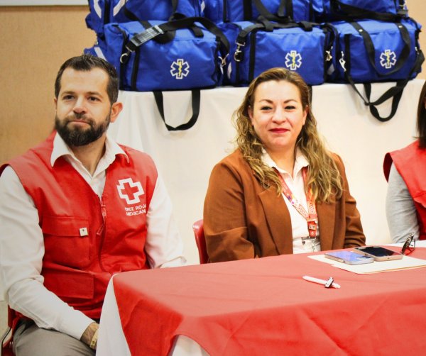 Cruz Roja Mexicana en Chihuahua recibe 32 Kits de Maletas de Trauma de Uso Rudo donados por OXXO