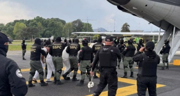 Harfuch ordena el traslado de 25 reos de Michoacán a penales federales