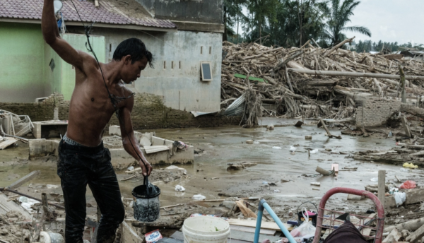 Inundaciones en Indonesia dejaron más de 1,000 muertos