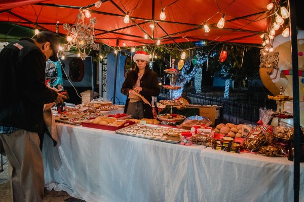 Desarrollo Económico Camargo agradece la participación de 60 emprendedores y comerciantes en el Bazar Navideño en la Plaza Juárez