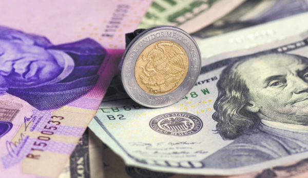 Peso mexicano extiende por quinta jornada avances frente al dólar