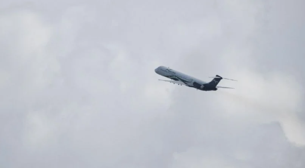 Reportan que un segundo avión casi choca con aeronave militar de EU en el Caribe