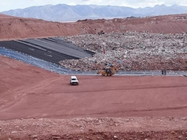 Relleno Sanitario a una capacidad del 35%; De Lamadrid