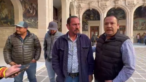 Pidieron autoridades federales se levante listado de rezagados para el PEUA: Valenciano