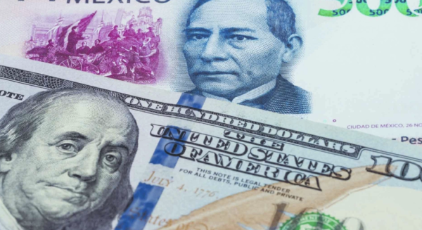 Peso mexicano retrocede levemente contra el dólar tras tocar mejor nivel en 17 meses