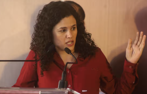 Luisa Alcalde rechaza ‘Ley Esposa’: ‘Sin necesidad de ajustar, podemos tener triunfos de mujeres’