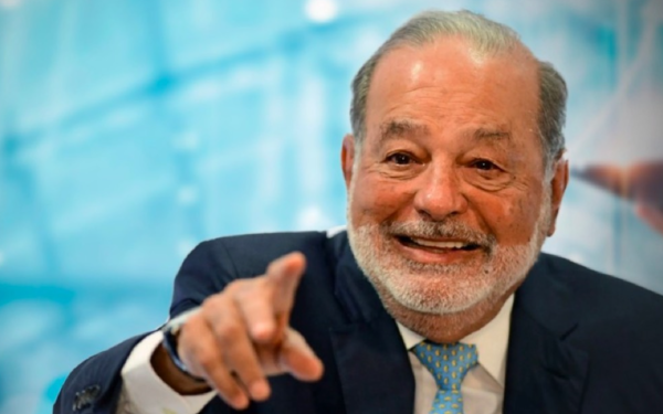 Slim pide mayor inversión en México y hace negocios en Japón