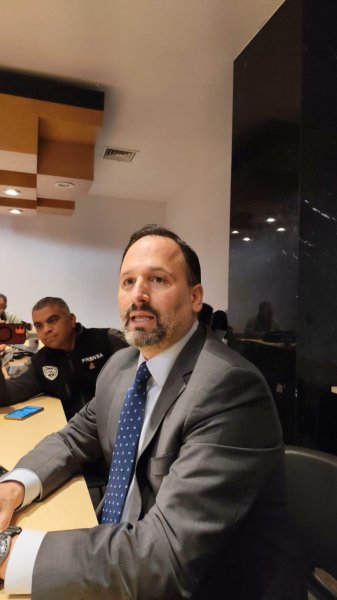 Ameno brindis entre alcaldes y gobernadora: De la Peña