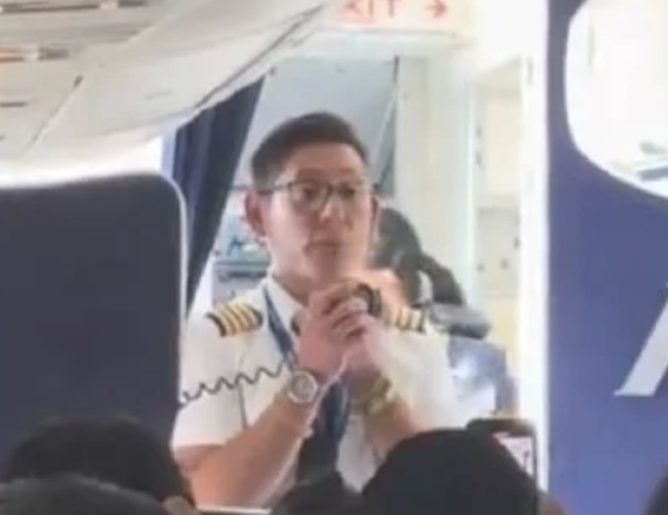 Piloto de Magnicharters secuestra un avión en el AICM tras ser despedido (Video)