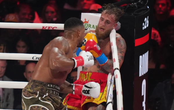 Jake Paul sufre fractura de mandíbula tras su derrota ante Anthony Joshua; ahora busca a “El Canelo”