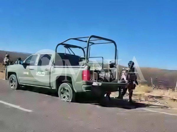 Tiran ponchallantas en la carretera Parral–Jiménez; varios vehículos afectados