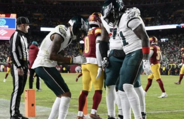 Los Eagles ganan su segundo título consecutivo de la NFC Este al vencer 29-18 a los Commanders