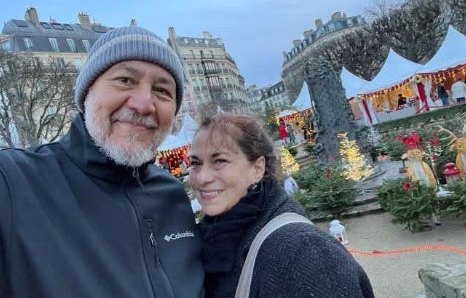 Noroña comparte fotografías de su viaje a Europa