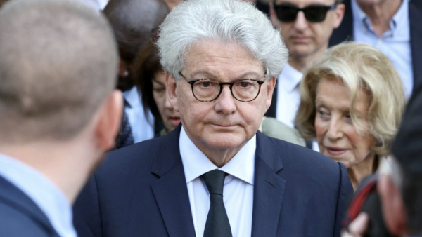 EU niega visas a excomisario de la UE por regulaciones tecnológicas