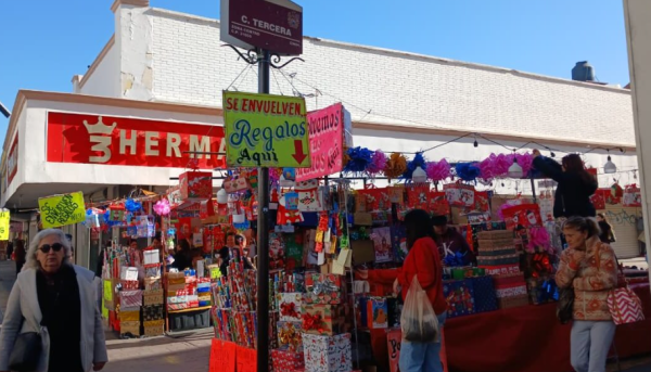 Compras de último momento impulsan ventas en el centro de la ciudad