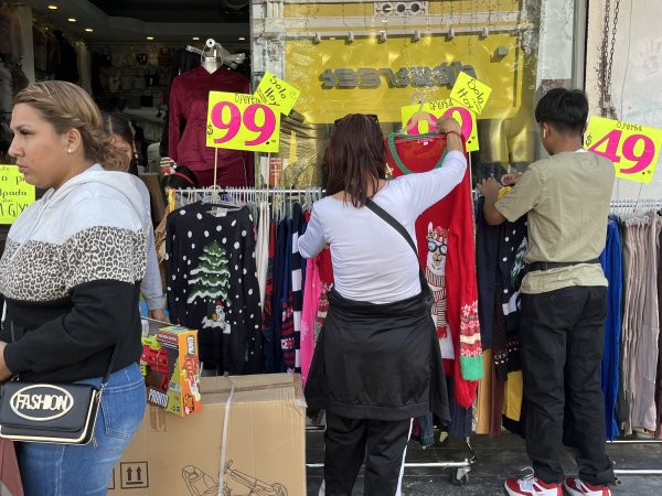 Aumenta afluencia en el centro por compras navideñas