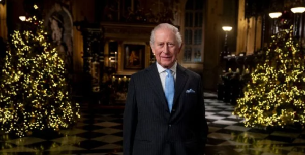 En mensaje navideño, rey de Inglaterra pide contrarrestar los conflictos con bondad