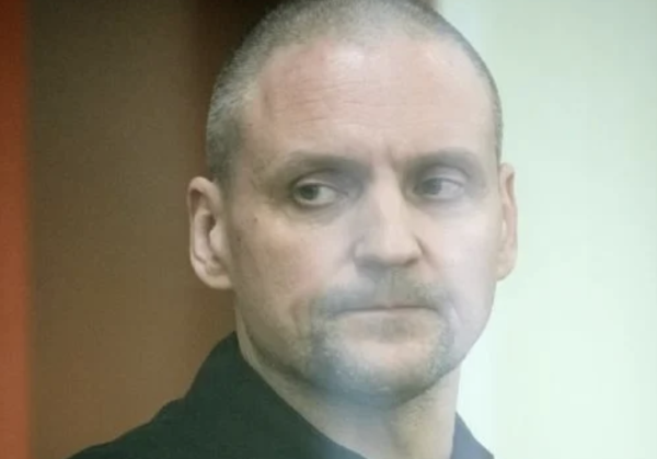 Activista a favor de la guerra y crítico de Putin es sentenciado a seis años de prisión