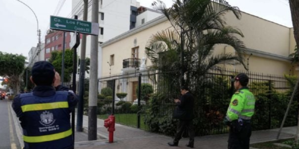 Perú: refuerza vigilancia a embajada de México que asila a exministra condenada por conspiración