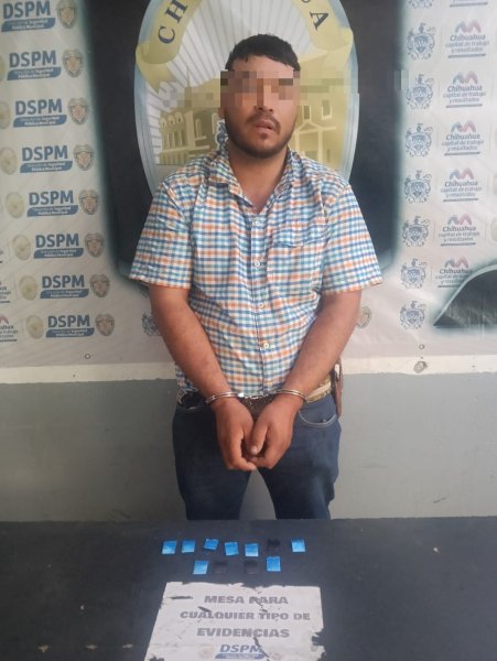 Detienen a hombre en la colonia Vista Cerro Grande por presunto tráfico de drogas