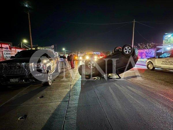 Volcadura en Valle de la Madrid deja a una mujer lesionada