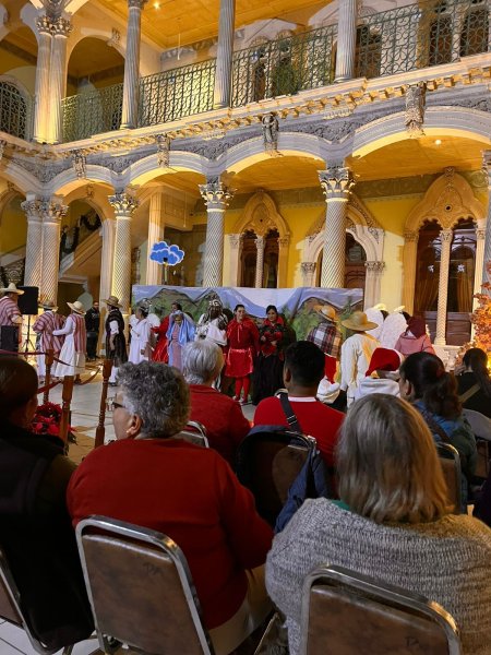 Recibe Palacio Alvarado a más de 5 mil parralenses durante Festival Navideño 2025