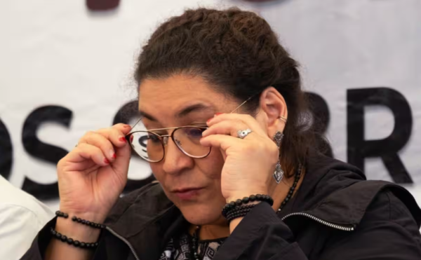 Lenia Batres se vuelve a ‘tropezar’ al decir que la UNACH tiene ‘más de cinco siglos’ de tradición