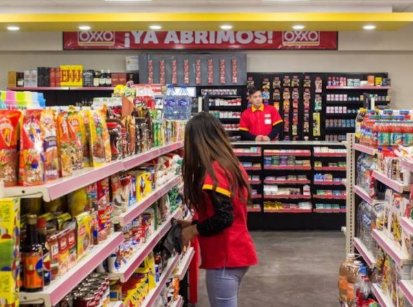 Trabajadores de Oxxo enfrentan dificultades por transporte y bajas compensaciones