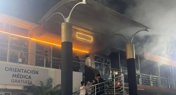 Hombres armados incendian dos bares en Villaflores, Chiapas