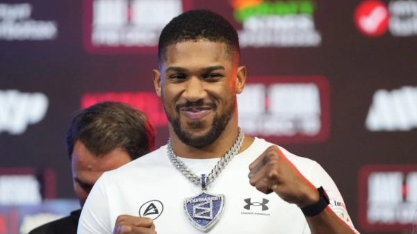Excampeón de peso pesado Anthony Joshua sufre accidente automovilístico en Nigeria