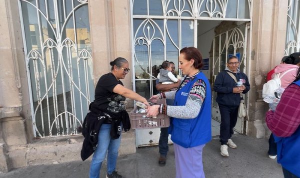 Lleva Gobierno del Estado apoyos alimentarios a familias de pacientes hospitalizados en la capital